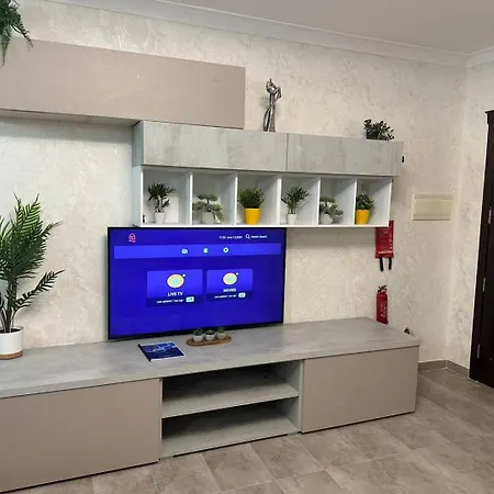Devonshire Flats 2bed - Bugibba Square By Homely *