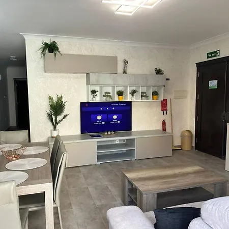 Devonshire Flats 2bed - Bugibba Square By Homely