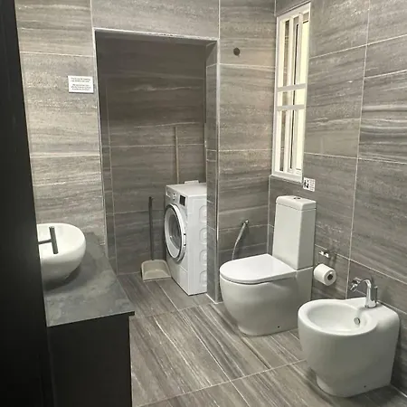 Devonshire Flats 2bed - Bugibba Square By Homely Apartment *